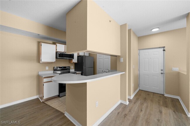 Building Photo - 6360 Aragon Way