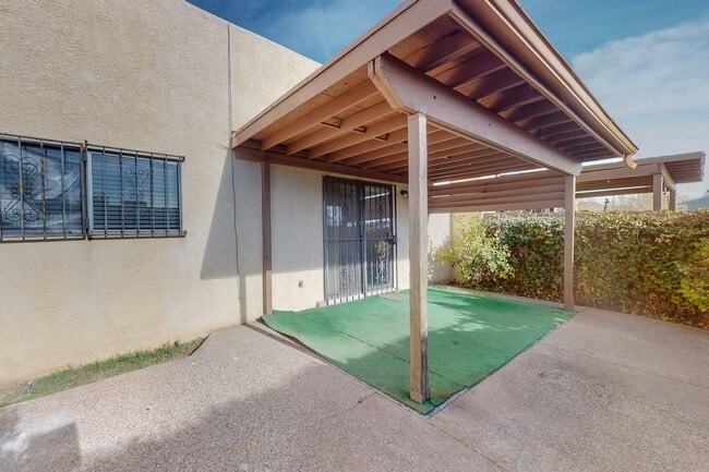 Building Photo - Tramway/Indian School TH 2/BD 2/BA 2/CG