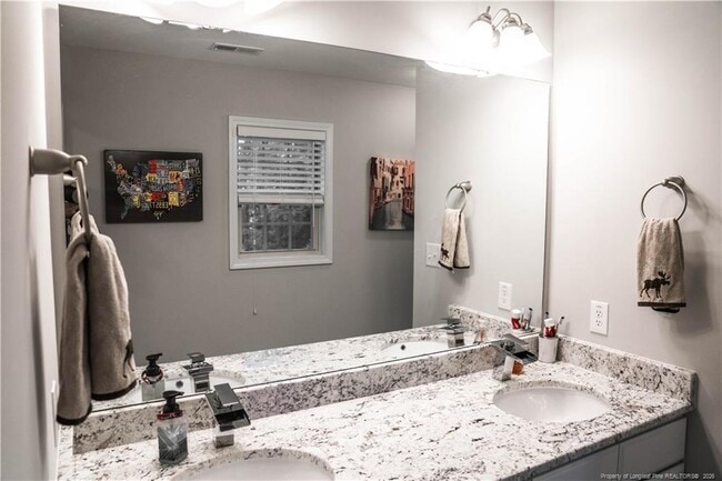 Building Photo - 919 Carolina Ave