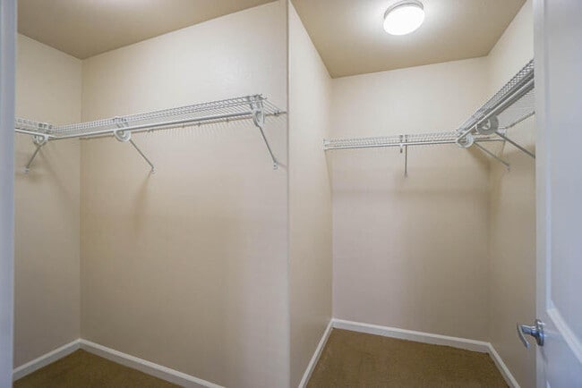 Building Photo - BEAUTIFUL VIEWS of MT. HOOD