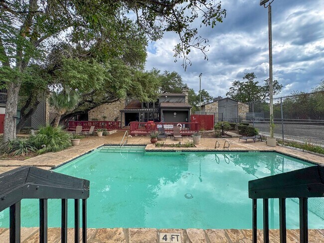 Building Photo - 3843