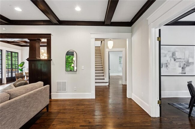 Building Photo - 843 Monroe Dr NE