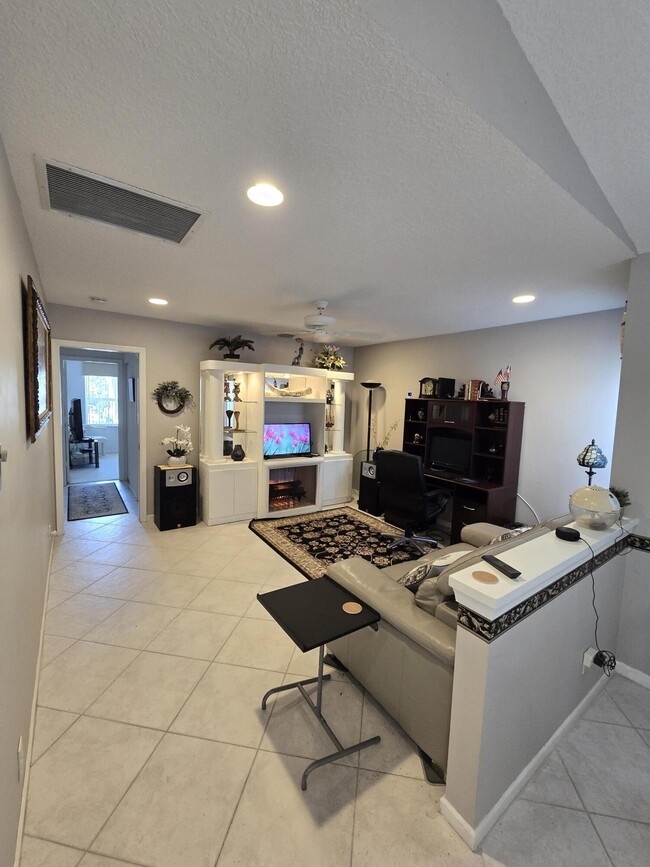 Building Photo - 7470 Chorale Rd