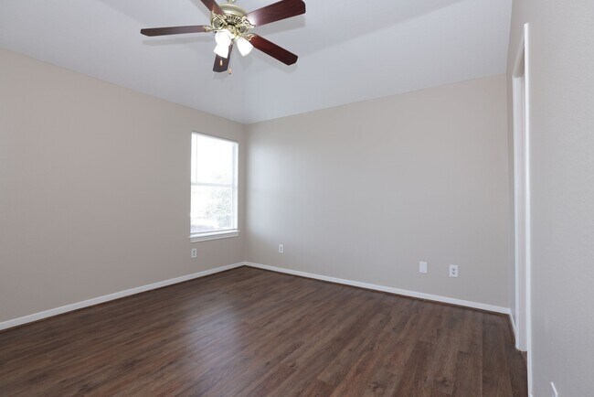 Building Photo - 15422 Ferness Ln