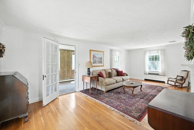 Building Photo - 40 Fairway Dr
