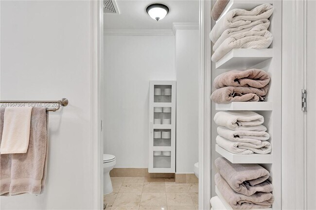 Building Photo - 3350 SW 27th Ave