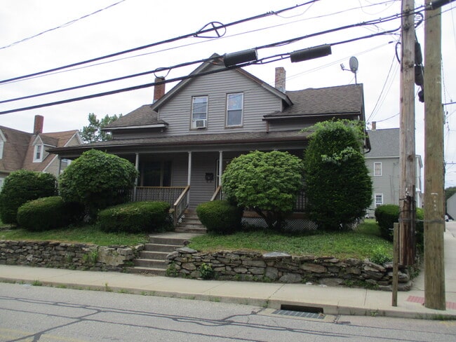 Building Photo - 312 Church St