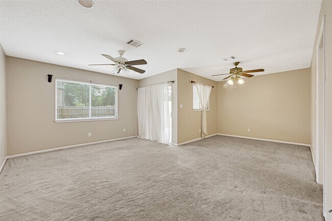 Building Photo - 3816 Newton Dr