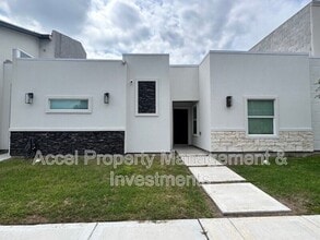 Building Photo - 6617 N 5th St