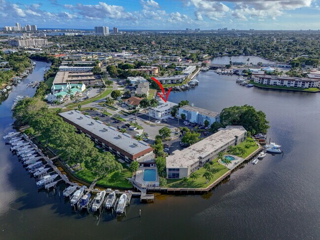 Building Photo - 624 Southwind Cir