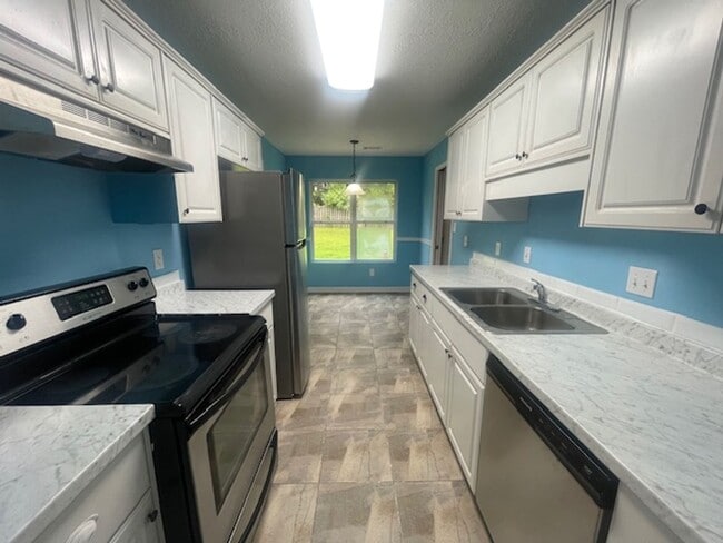 Building Photo - 4723 Laural Oak Dr