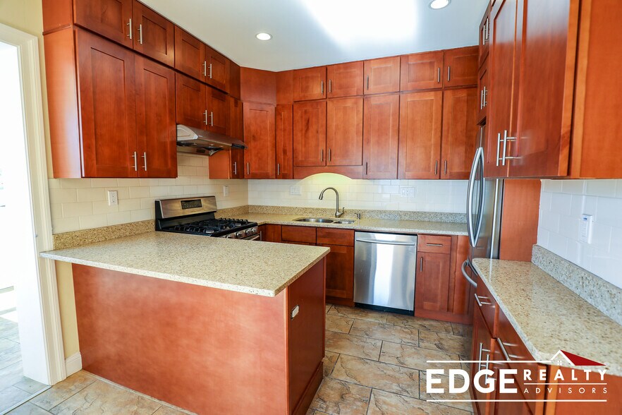 Building Photo - 1516 Commonwealth Ave