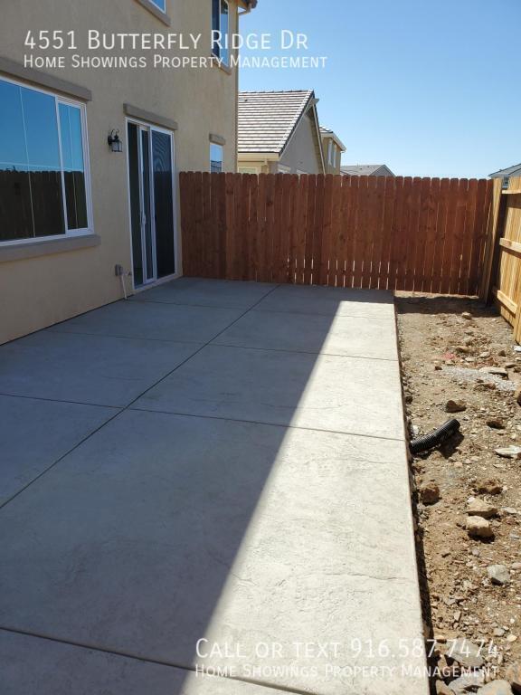 Building Photo - 4551 Butterfly Ridge Dr