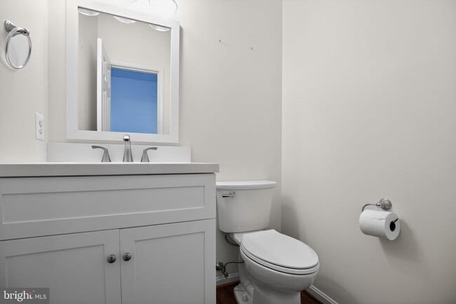 Building Photo - 2323 Springdale Ln