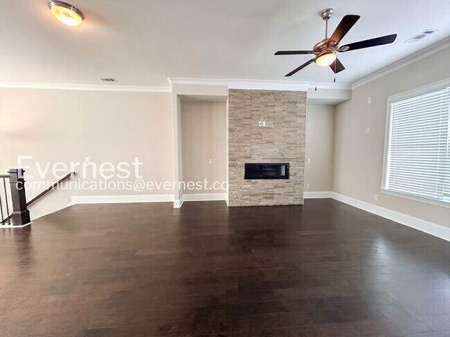 Building Photo - Luxury Living at its Finest: Stunning 3-Bedroom Townhouse in Townsend at Lenox Park / No Pets All...