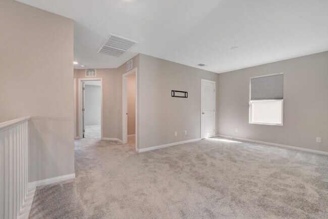 Building Photo - Gorgeous 4 Bedroom, 2 Story Home in SW/Mou...