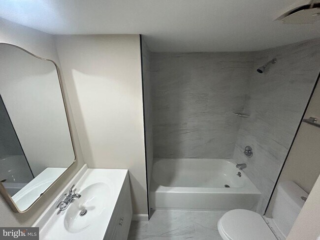 Building Photo - 5645 Harpers Farm Rd