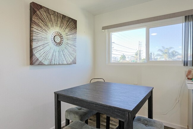 Building Photo - 2437 D Ave