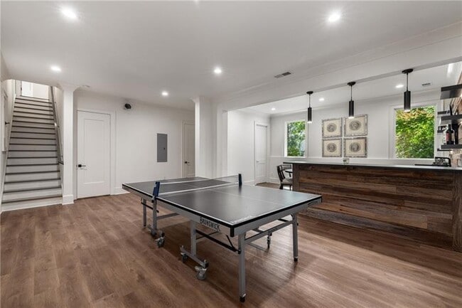 Building Photo - 306 Pinecrest Rd NE