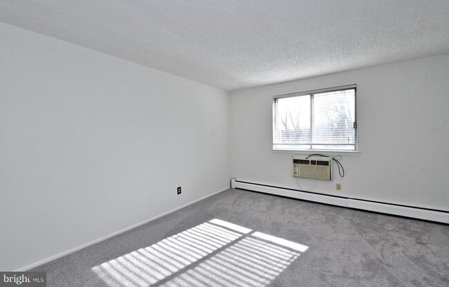 Building Photo - 120 N Bethlehem Pike