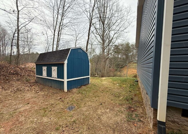 Building Photo - 123 Pete Mann Rd