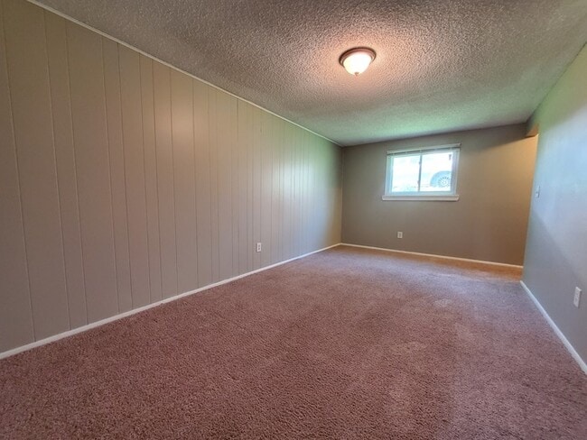 Building Photo - 3515 Meadow Valley St