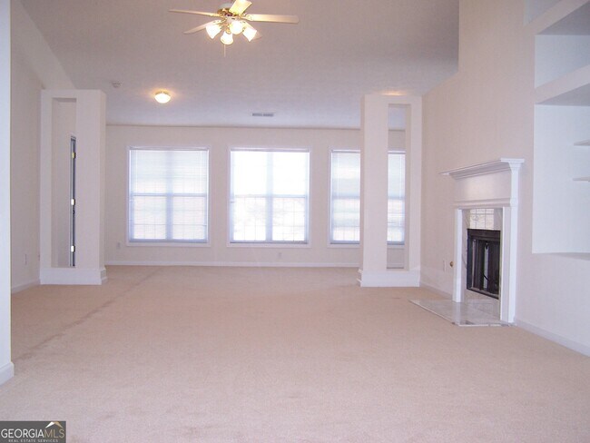 Building Photo - 3230 Kylay Ct NE