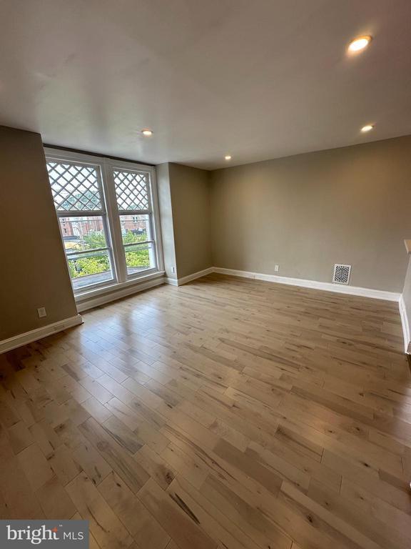 Building Photo - 4710 Warrington Ave