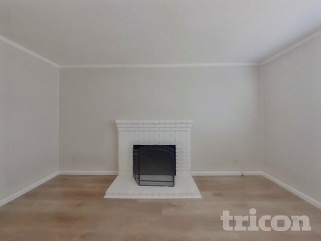 Building Photo - 520 Eider Ln