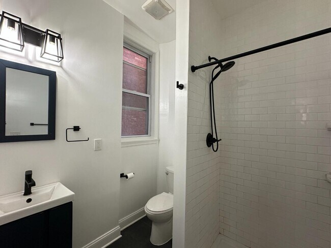 Building Photo - 1825 Madison Ave