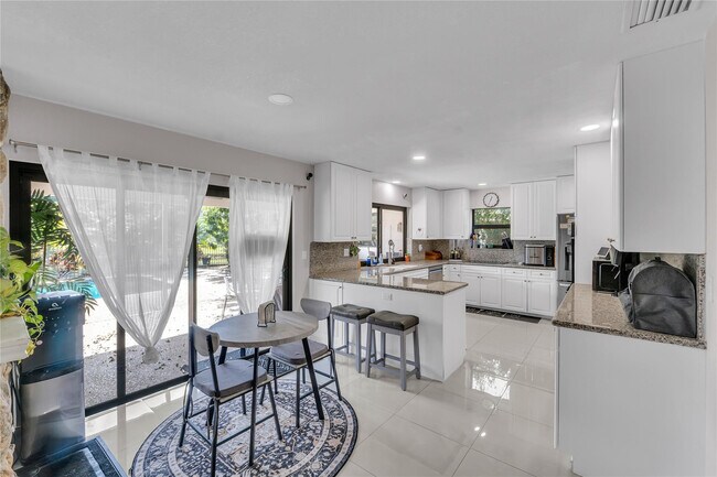 Building Photo - 11266 NW 10th Pl