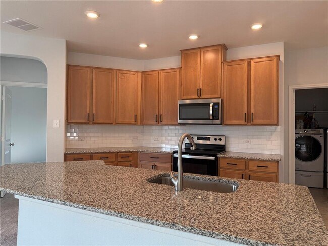 Building Photo - 216 Bougainvillea Lp