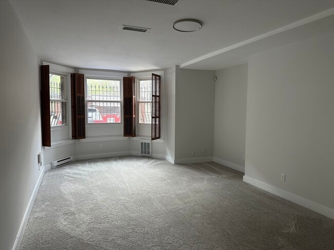 Building Photo - 1757 Beacon St