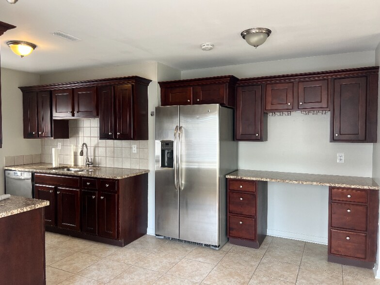 Building Photo - 1312 Hawkins St