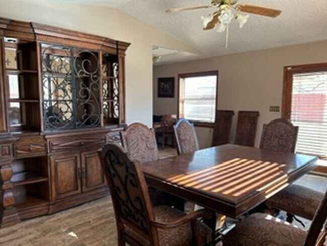 Building Photo - FURNISHED RENTAL, 3 bedroom with 4 car garage