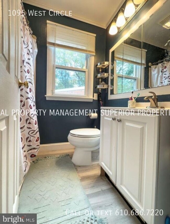 Building Photo - 1095 West Cir