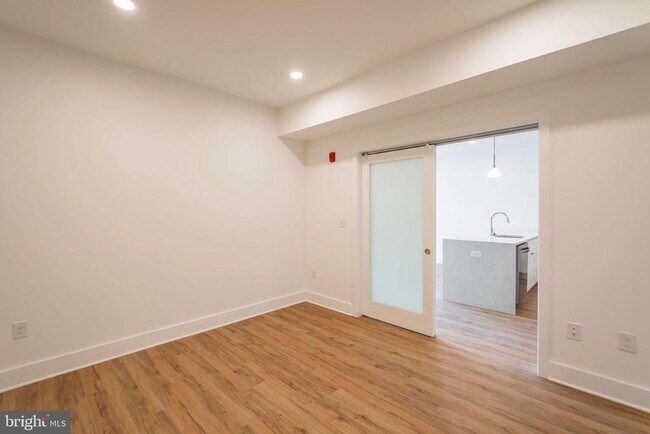 Building Photo - 2101 Washington Ave