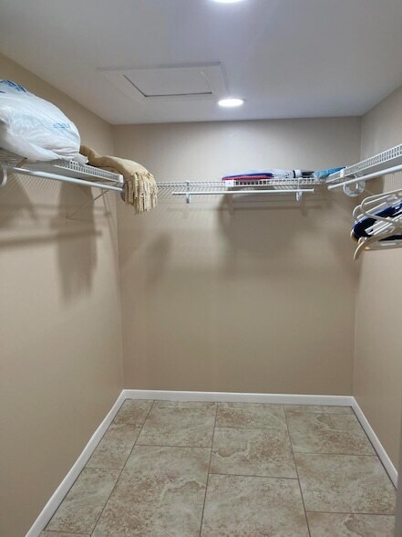 Building Photo - 1605 S US Hwy 1