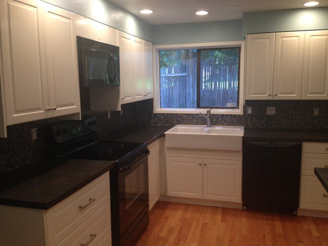 Building Photo - 2535 NE 95th St