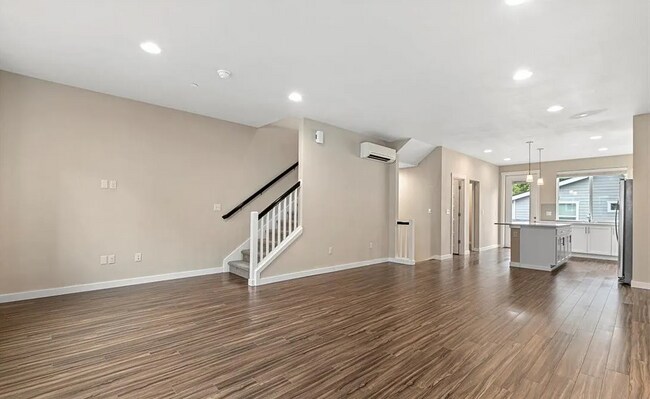 Building Photo - 1225 Filbert Rd