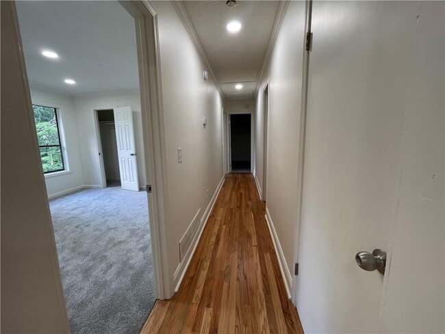 Building Photo - 106 Spring Way
