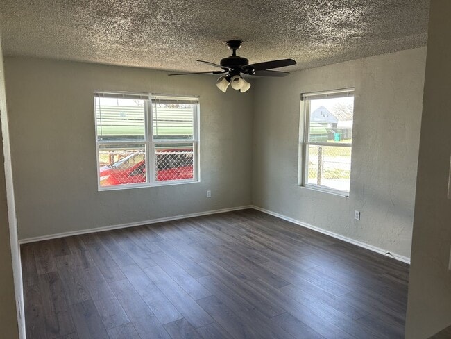 Building Photo - Beautiful Fully Remodeled 3 bedroom in Oklahoma City