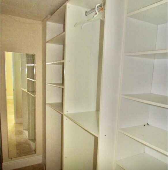 Building Photo - 3001 S Ocean Dr