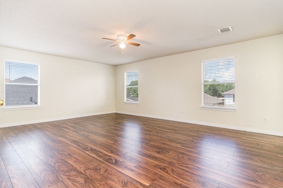 Building Photo - 1810 Cedar Ridge Dr