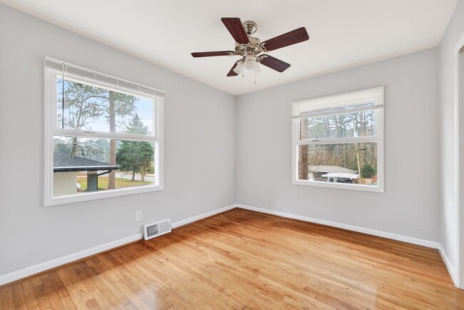 Building Photo - 3178 Pinehill Drive