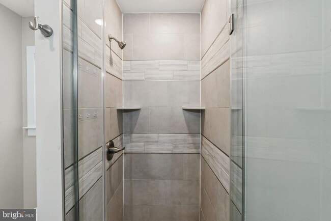 Building Photo - 1309 S 52nd St