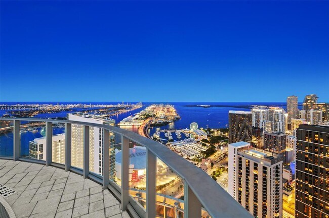 Building Photo - 851 NE 1st Ave