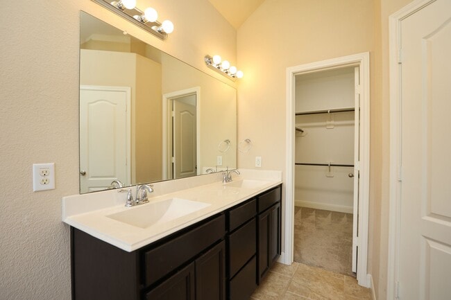 Building Photo - 147 West Wading Pond Circle