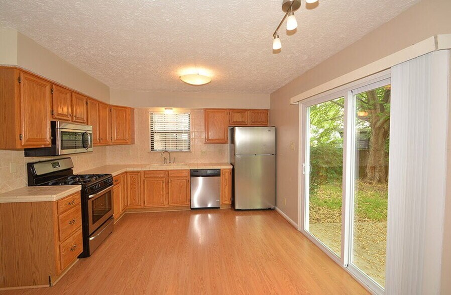 Building Photo - 7733 Maradona Dr S