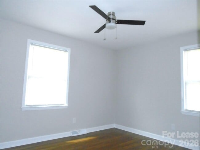 Building Photo - 1014 Penrose Ln